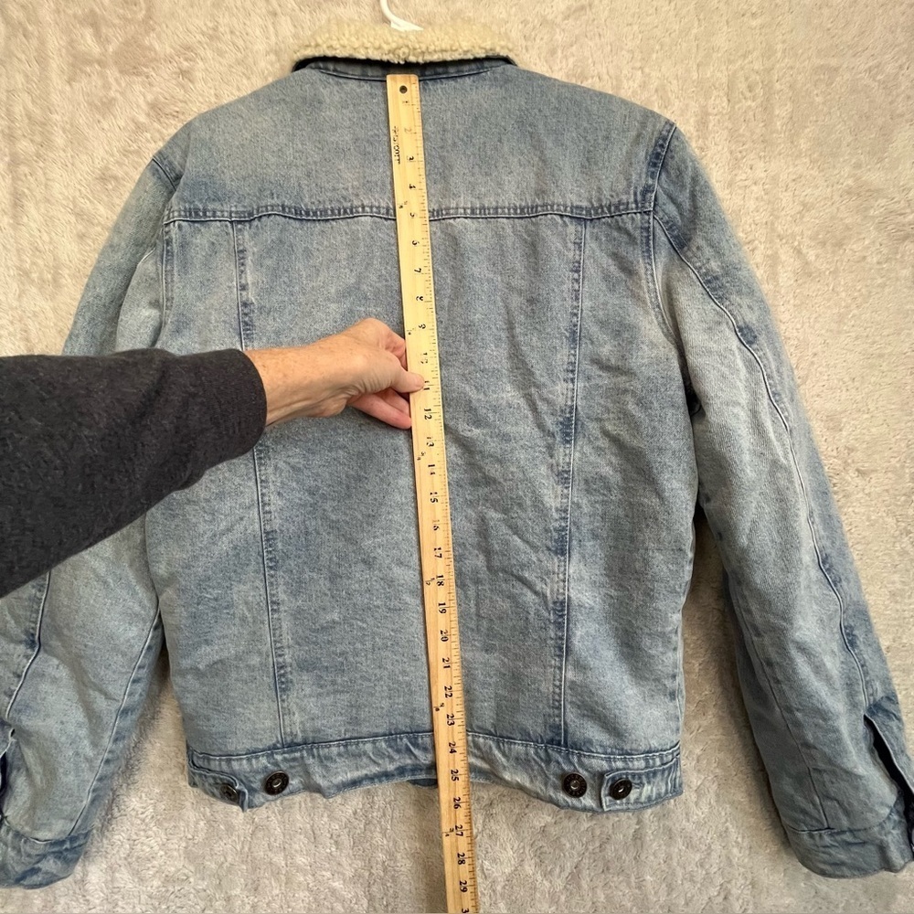 Guess Fleece Lined Denim Trucker Jacket Sz M Jeans Boho Light Wash Unisex - Picture 13 of 16